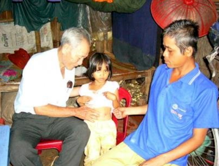 Ông cụ 100 tuổi miền Tây mê từ thiện “giúp người đâu nghĩ chuyện trả ơn” 