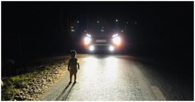 Tài xế gặp em bé đi giữa đường lúc 1h sáng: ‘Tôi không sợ cướp, lương tâm không cho phép bỏ qua’