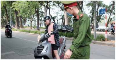 Hà Nội phạt người dân không đeo khẩu trang nơi công cộng hơn 3 tỷ đồng
