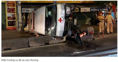 Video: Lật xe cứu thương khiến người đàn ông nguy kịch khi đưa mẹ về quê mai táng