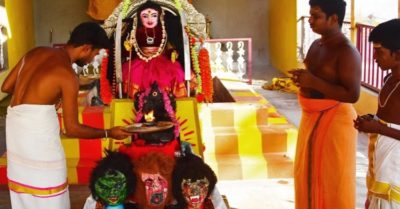 Video đối phó Covid-19, người dân Ấn Độ thờ ‘nữ thần Corona’