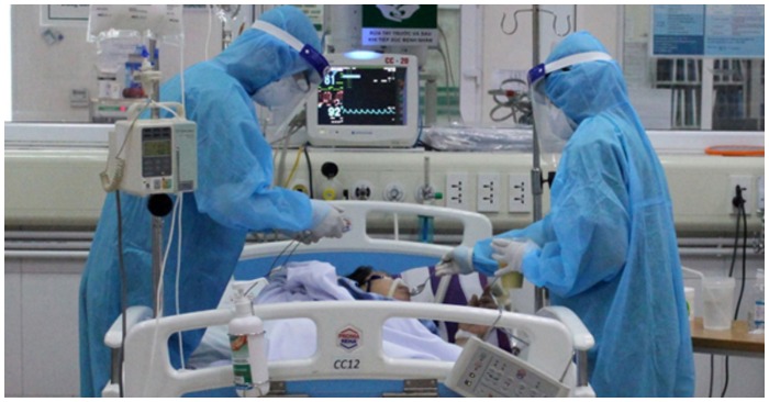 Bệnh nhân Covid-19 điều trị tại Bệnh viện Bệnh nhiệt đới Trung ương (ảnh chụp màn hình trên VietNamNet).