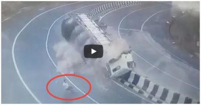 Video khoảnh khắc tài xế văng ra khỏi cabin sau cú tông kinh hoàng