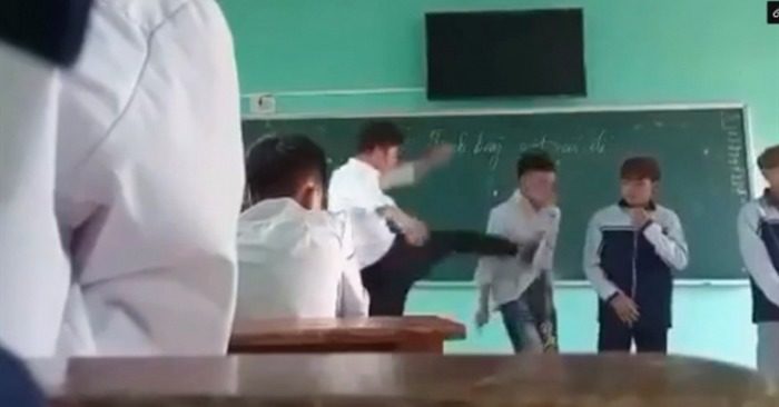 Đuổi việc thầy giáo đánh học sinh ở Bắc Giang