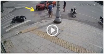 Video: Ôtô tông gục người phụ nữ đi xe máy