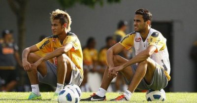 Chuẩn bị đấu tuyển Việt Nam, Trung Quốc vội nhập tịch bạn thân Neymar