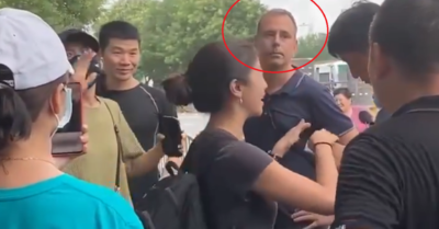 Phóng viên nước ngoài đưa tin về thảm họa Trịnh Châu bị chửi bới, đe dọa tính mạng