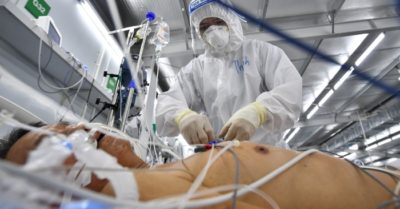 Cập nhật tối 18/8: Gần 9.000 ca Covid-19, 298 người tử vong trong ngày; Hàng loạt tài khoản Facebook “bay màu” sau một đêm