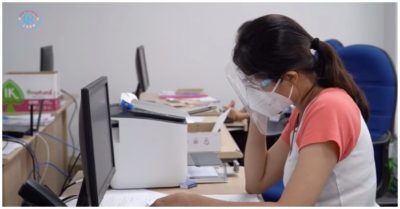 ‘Nghe thông báo vợ mất vì Covid-19, anh ra cổng viện nằm 3 ngày’ và những bối rối của người truyền tin ở bệnh viện