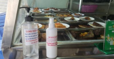 Quán ăn ở TP.HCM hoạt động lại: Mua hộp cơm 35.000 đồng, phí ship hết 50.000 đồng