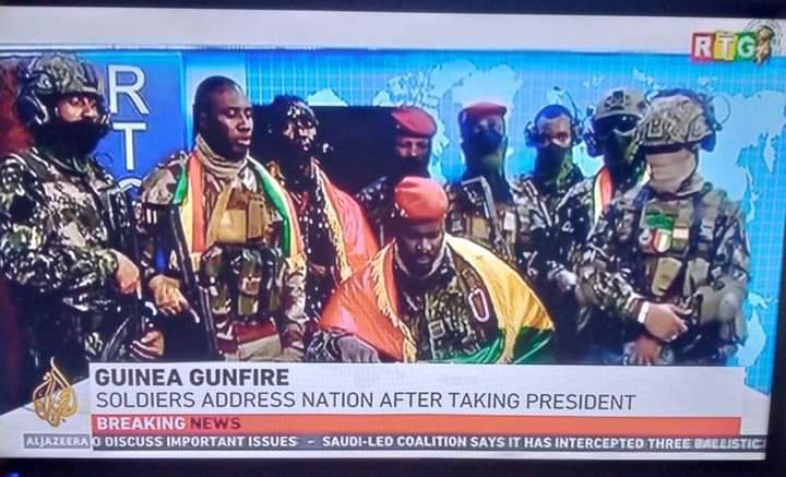 Quân đội Guinea lật đổ chính phủ, giải thể hiến pháp hôm 5/9/2021 (ảnh: Twitter).