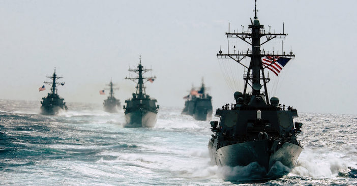 Một cuộc tọa đàm về Biển Đông được tổ chức tại Mỹ vào ngày 4/10/2021. Ảnh do Hải quân Hoa Kỳ chụp các tàu chiến tham gia một cuộc diễn tập năm 2005.