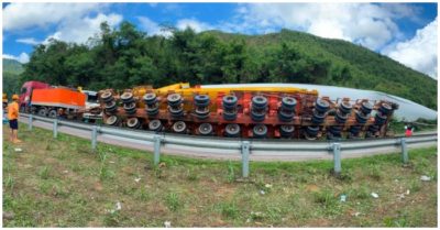 Hiện trường vụ lật xe chở thiết bị điện gió khi lên đèo An Khê, người đi đường hốt hoảng