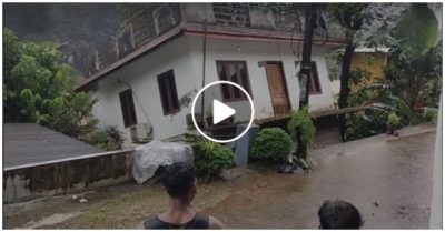 Video người dân bất lực đứng nhìn ngôi nhà bị lũ dữ cuốn trôi