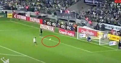 Video: 20 bàn thắng may mắn nhất làng bóng đá thế giới
