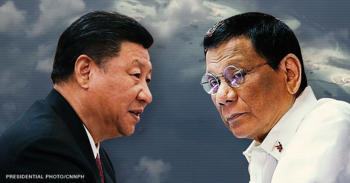 Chủ tịch Trung Quốc Tập Cận Bình và Tổng thống Philippines Rodrigo Duterte (ảnh chụp màn hình CNN Philippines). Ông Duterte ngày 26/11/2021 ám chỉ Trung Quốc là kẻ mạnh bắt nạt kẻ yếu ở Biển Đông.