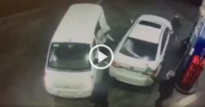 Clip: Tài xế phun xăng vào 3 kẻ cướp