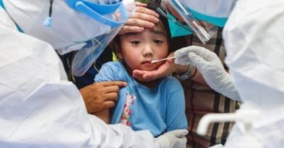 Một em bé tại Trung Quốc bị xét nghiệm hơn 70 lần vì chiến lược ‘zero COVID-19’