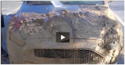 Video: Cận cảnh màn ‘tắm’ cho chiếc Ford Focus ‘bẩn như trâu cày’
