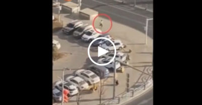 Clip: Sếp quay cảnh nữ nhân viên đi làm như ‘chạy show’ mỗi sáng