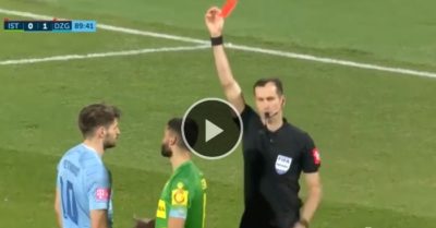 Video: Vừa sút penalty thành công, cầu thủ bị trọng tài rút thẻ đỏ truất quyền thi đấu
