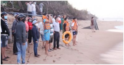 Phú Yên: Tìm kiếm 2 học sinh lớp 10 mất tích khi tắm biển