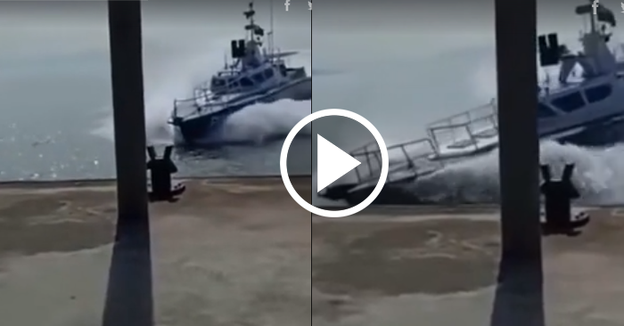 Video: Thuyền trưởng 'drift' tàu cảnh sát biển cập bến đẹp mắt