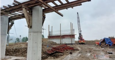 Rơi từ cần cẩu xuống đất, nam công nhân thiệt mạng để lại vợ và 4 con nhỏ