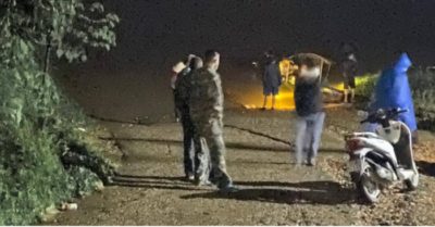 Lật đò trong đêm ở Tuyên Quang, 4 người bơi được vào bờ, 2 mẹ con mất tích