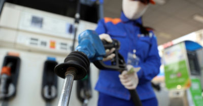 Tin sáng 22/3: Xăng phải chịu 10% thuế là ‘quá phi lý’; Có thể nộp thuế cho VN trên máy bay