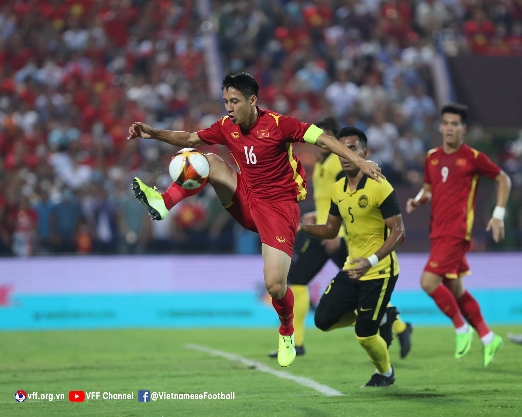 Hùng Dũng - thủ lĩnh U23 Việt Nam, một trong những cầu thủ chơi tốt nhất từ đầu giải (ảnh: VFF).