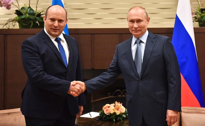 Thủ tướng Israel Naftali Bennett và Tổng thống Nga Vladimir Putin (ảnh: Wikimedia Commons).