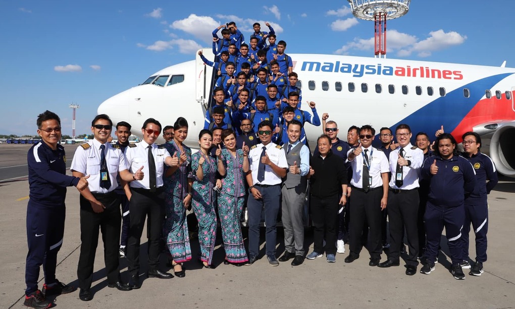 U23 Malaysia ở sân bay Kuala Lumpur hôm 29/5, trước khi lên đường tới Tashkent (ảnh: FAM)
